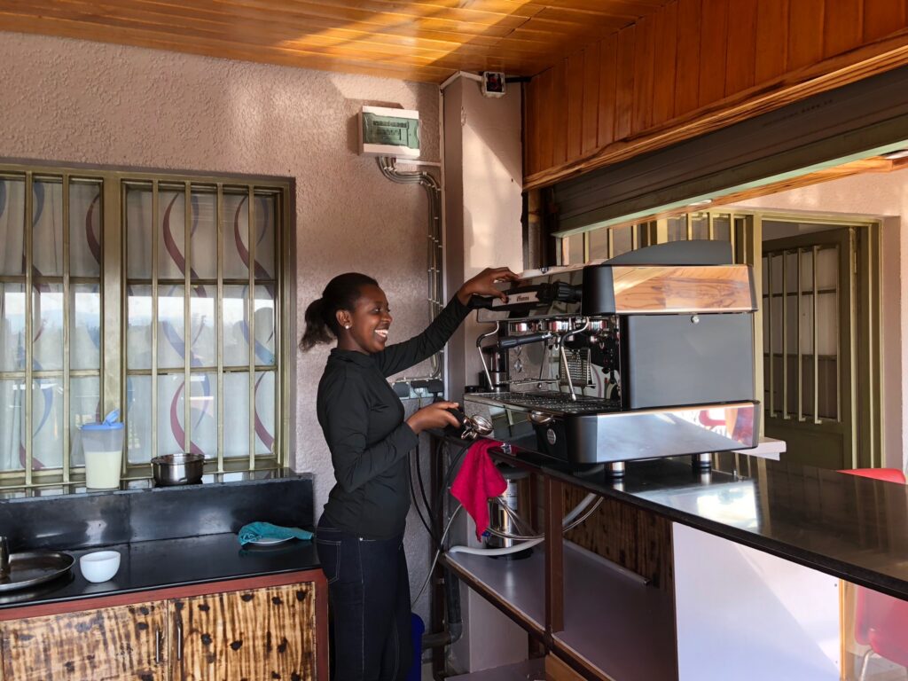 Machines Bèkske Rwandan Empowerment Coffee